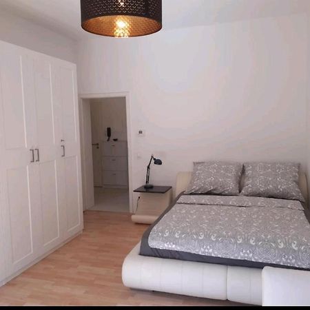 Perfect Apartment To Visit The Fair Or City Düsseldorf Exteriör bild